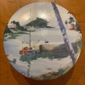 Goebel (Artis Orbis) - China Trinket Box of Bermuda’s Flatts Inlet